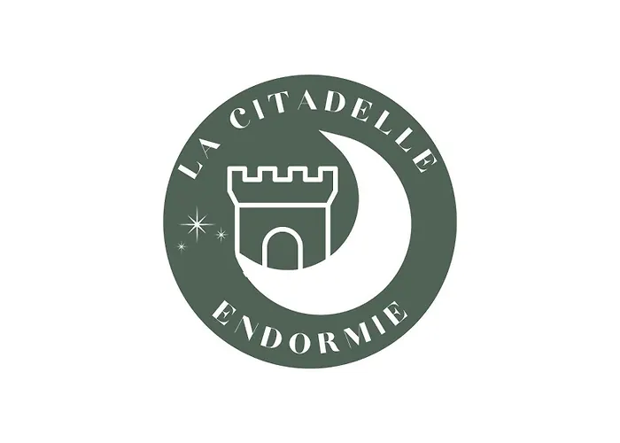 La Citadelle Endormie A Ombree D'anjou Pouancé