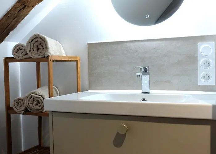 La Citadelle Endormie A Ombree D'anjou Pouancé